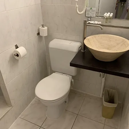 Hotel Apollo Opera 3*