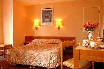 Apollo Opera Hotell 3*