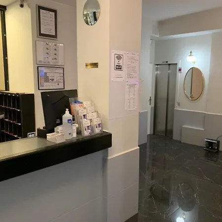 Apollo Opera Hotell 3*