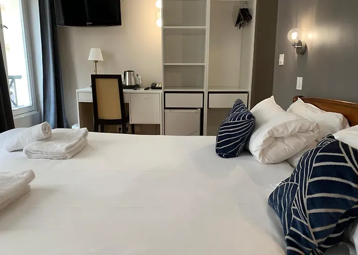 Отель Apollo Opera 3*